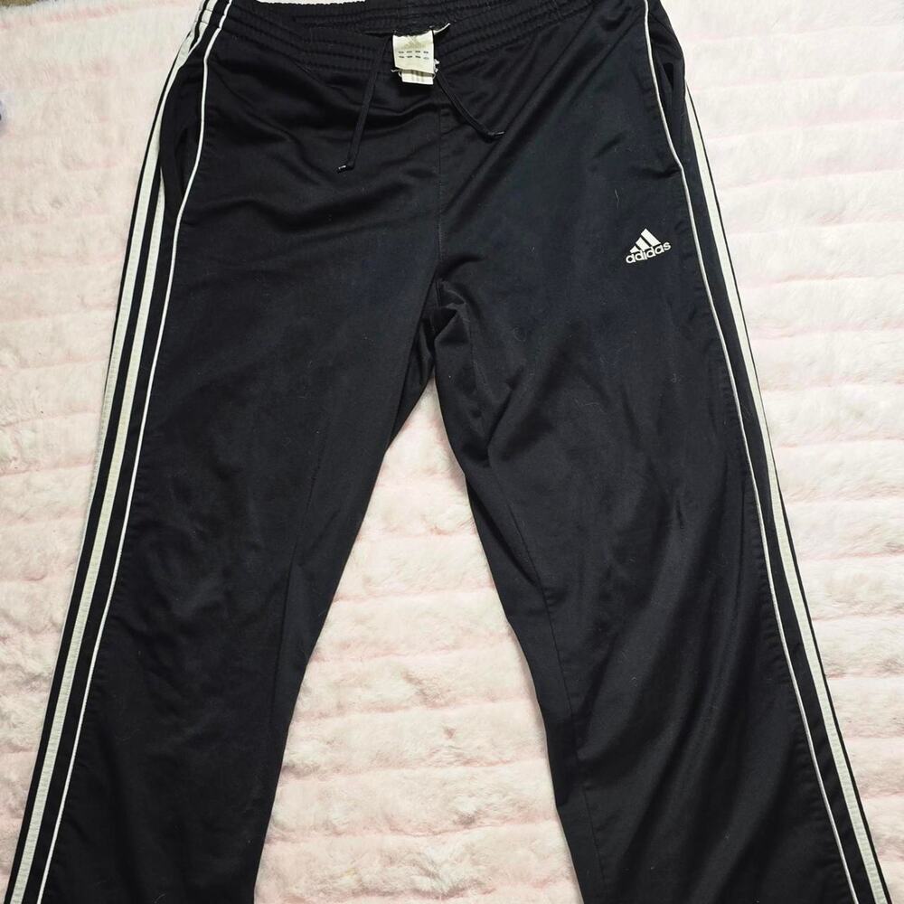 Vintage 90s streetwear adidas equipment
